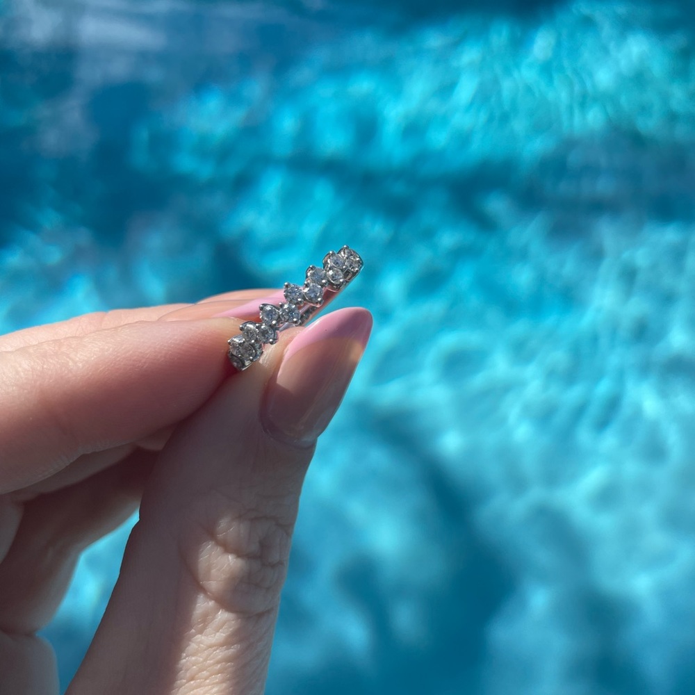 Diamond wedding ring